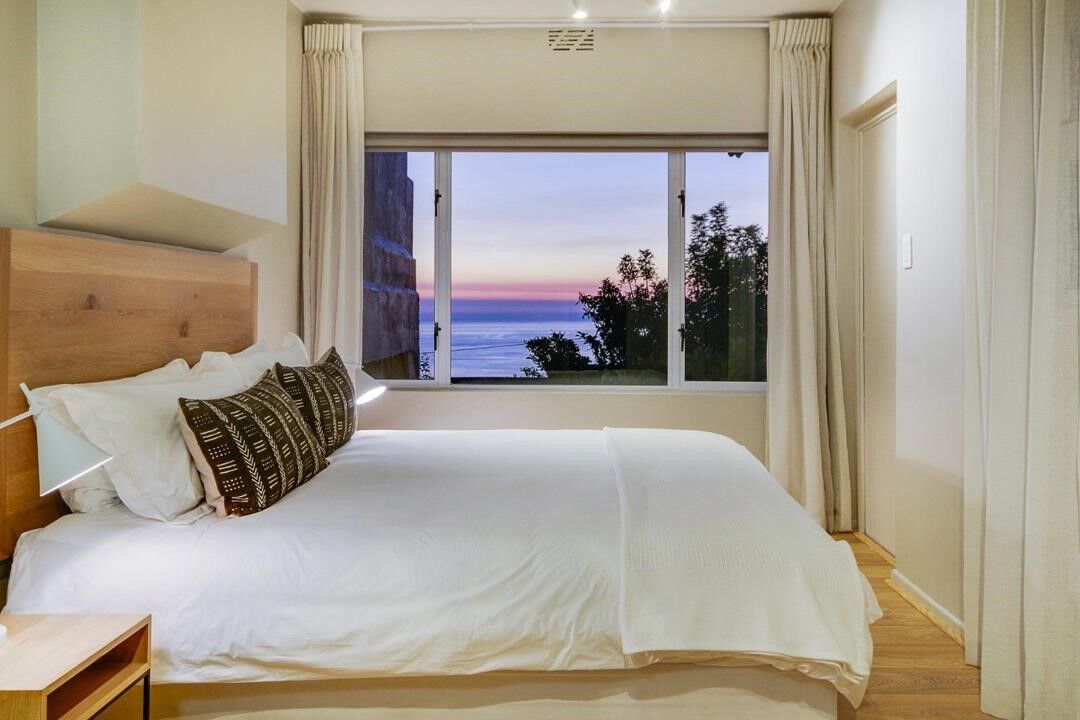 5 Bedroom House For Sale in Camps Bay, photo 11