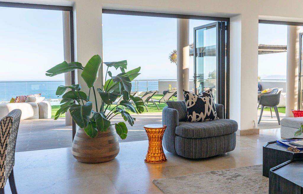 5 Bedroom Apartment For Sale in Bantry Bay, photo 4