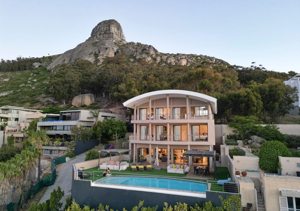 5 Bedroom Apartment For Sale in Bantry Bay, photo 9