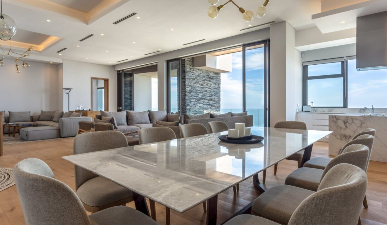 4 Bedroom Apartment For Sale in Bantry Bay, photo 5