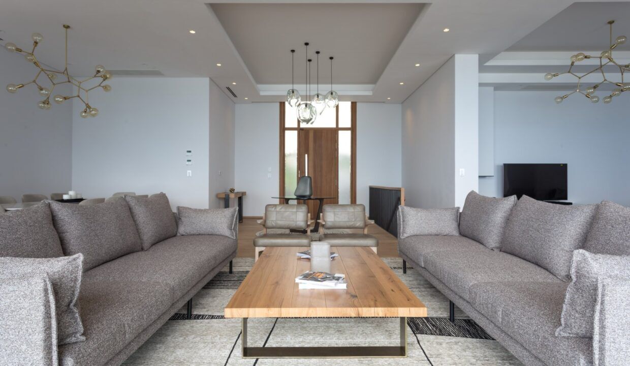4 Bedroom Apartment For Sale in Bantry Bay, photo 7