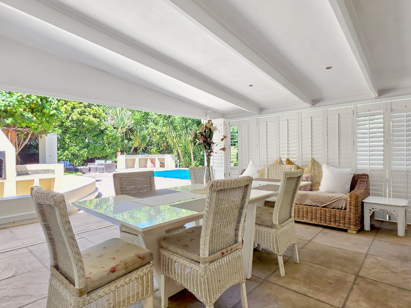 6 Bedroom House For Sale in Hout Bay Central, photo 2