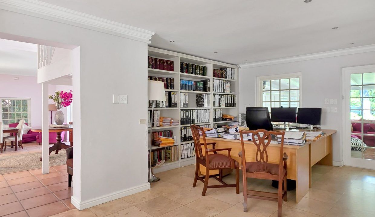 6 Bedroom House For Sale in Hout Bay Central, photo 4