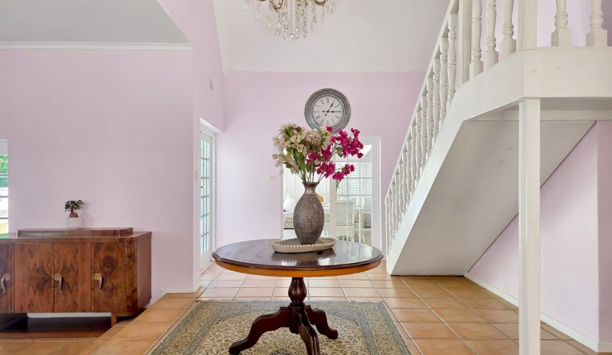 6 Bedroom House For Sale in Hout Bay Central, photo 9