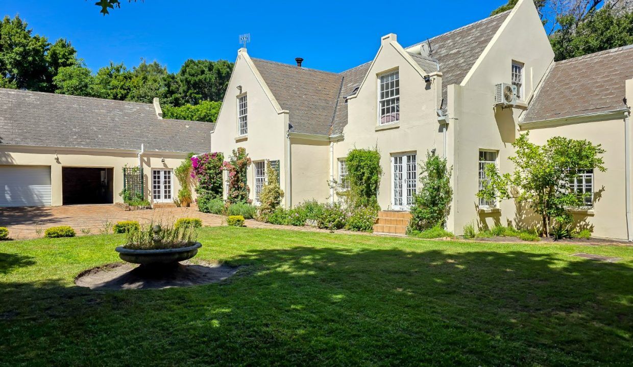 6 Bedroom House For Sale in Hout Bay Central, photo 12