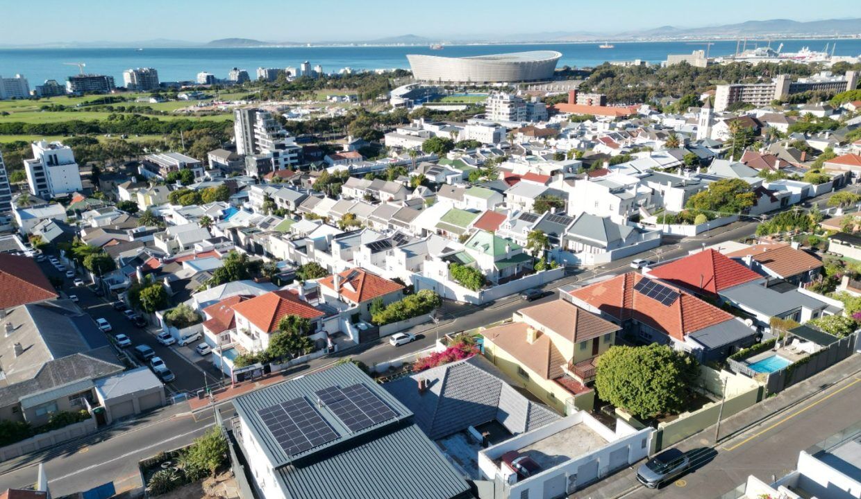 4 Bedroom House For Sale in Green Point, photo 3