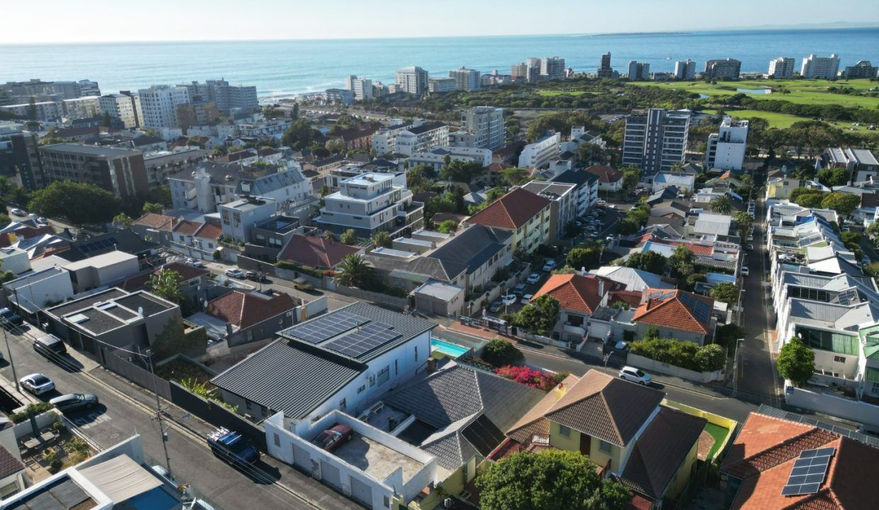 4 Bedroom House For Sale in Green Point, photo 4