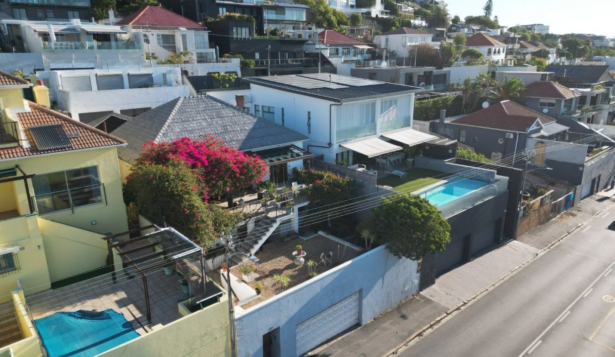4 Bedroom House For Sale in Green Point, photo 7