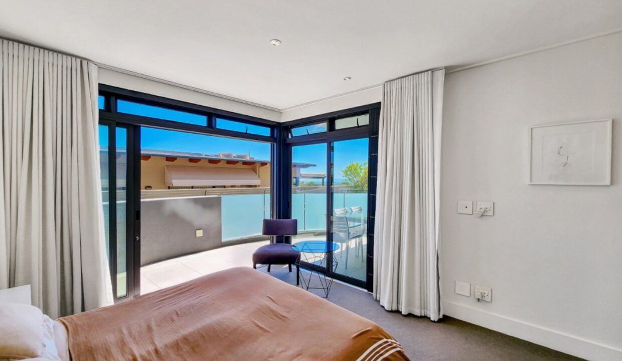 2 Bedroom Apartment For Sale in Sea Point, photo 5