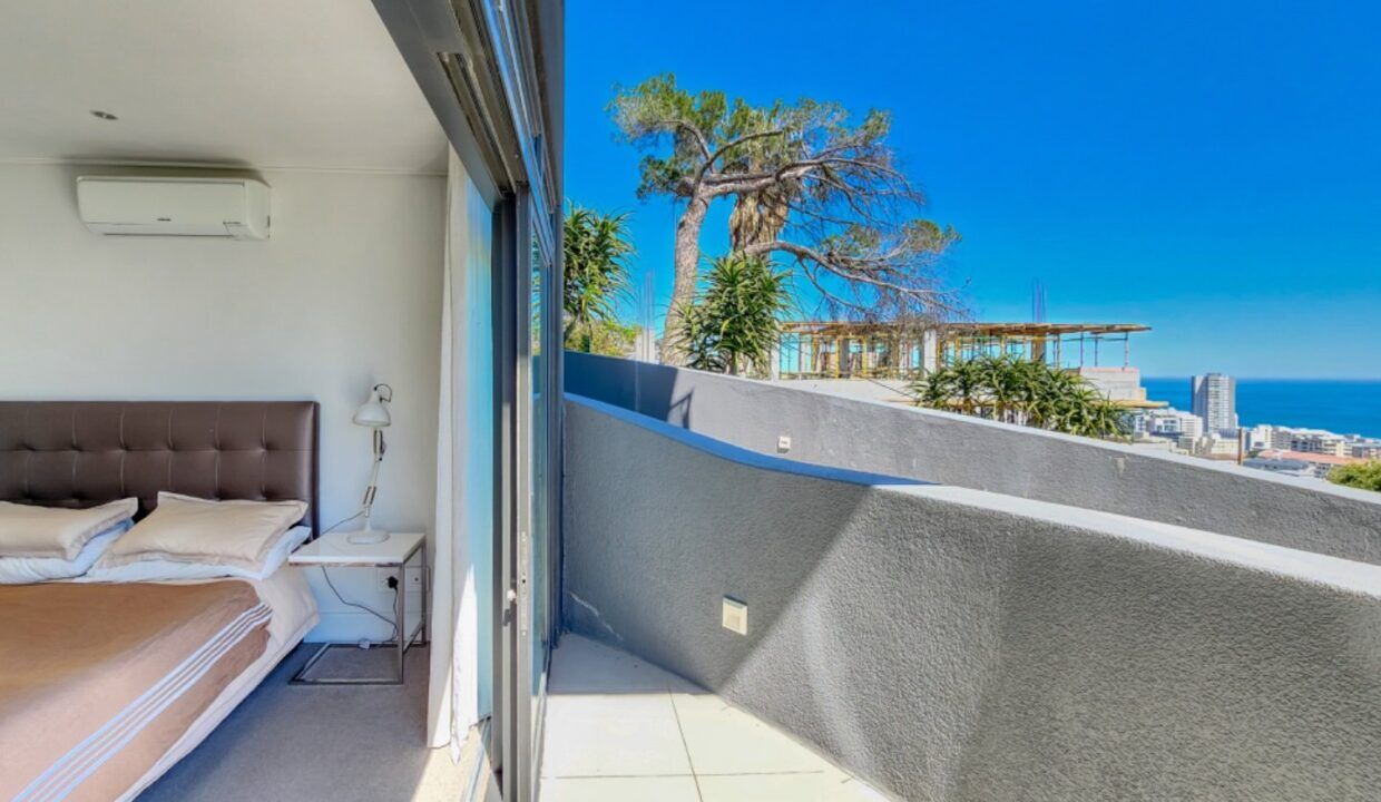 2 Bedroom Apartment For Sale in Sea Point, photo 7