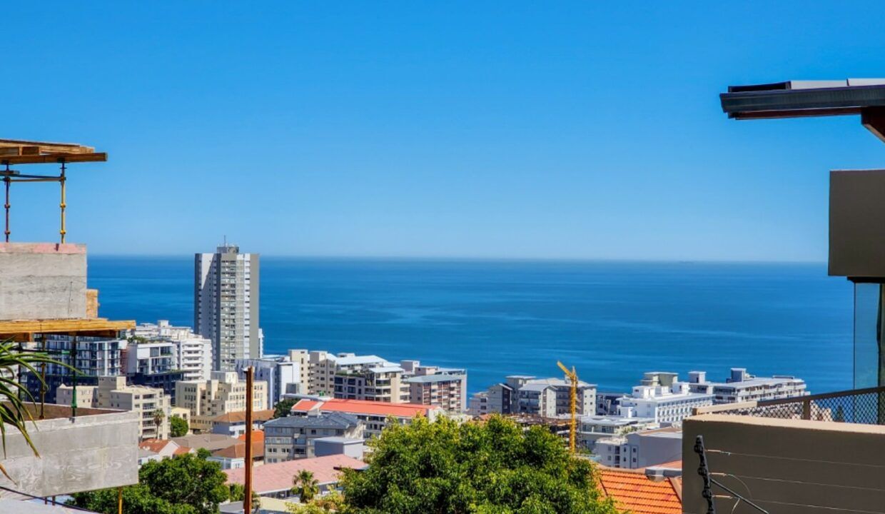 2 Bedroom Apartment For Sale in Sea Point, photo 8