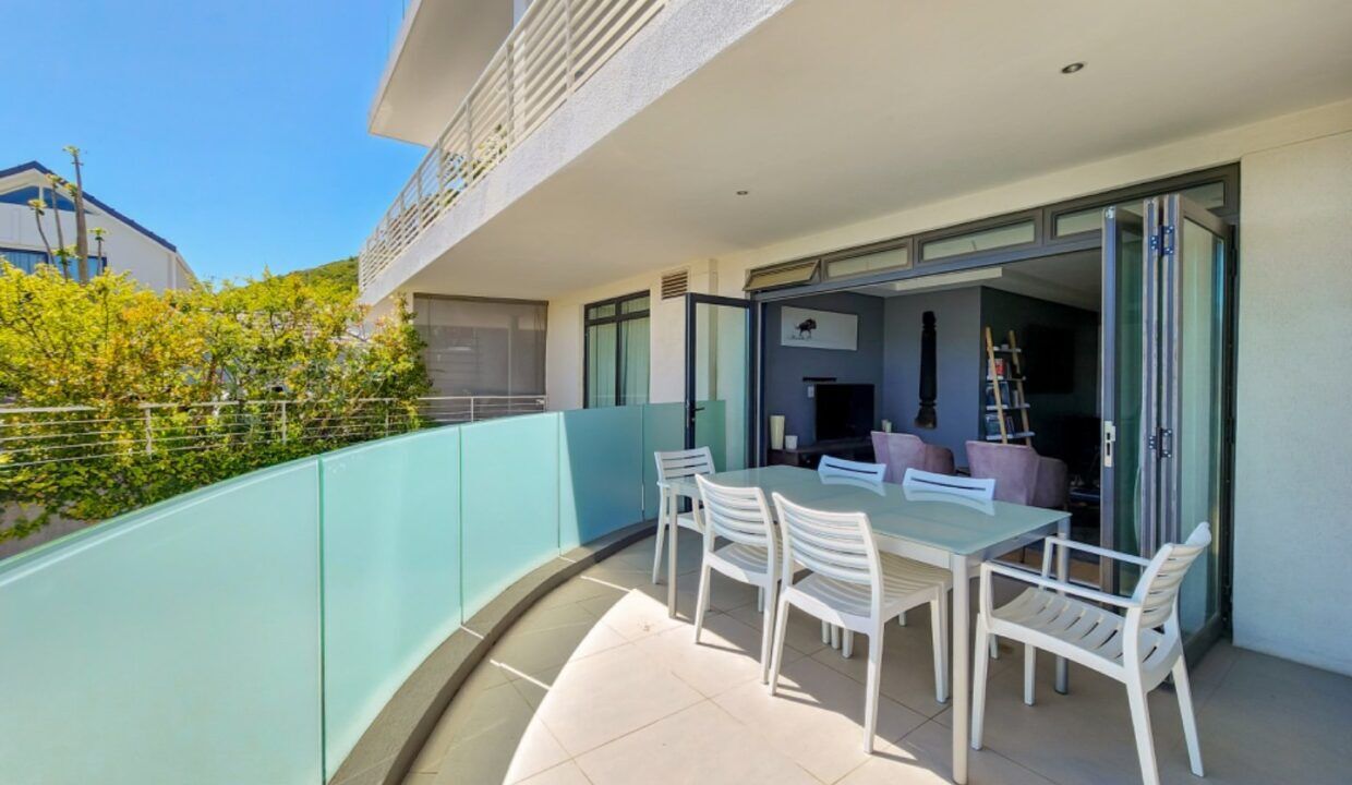 2 Bedroom Apartment For Sale in Sea Point, photo 10