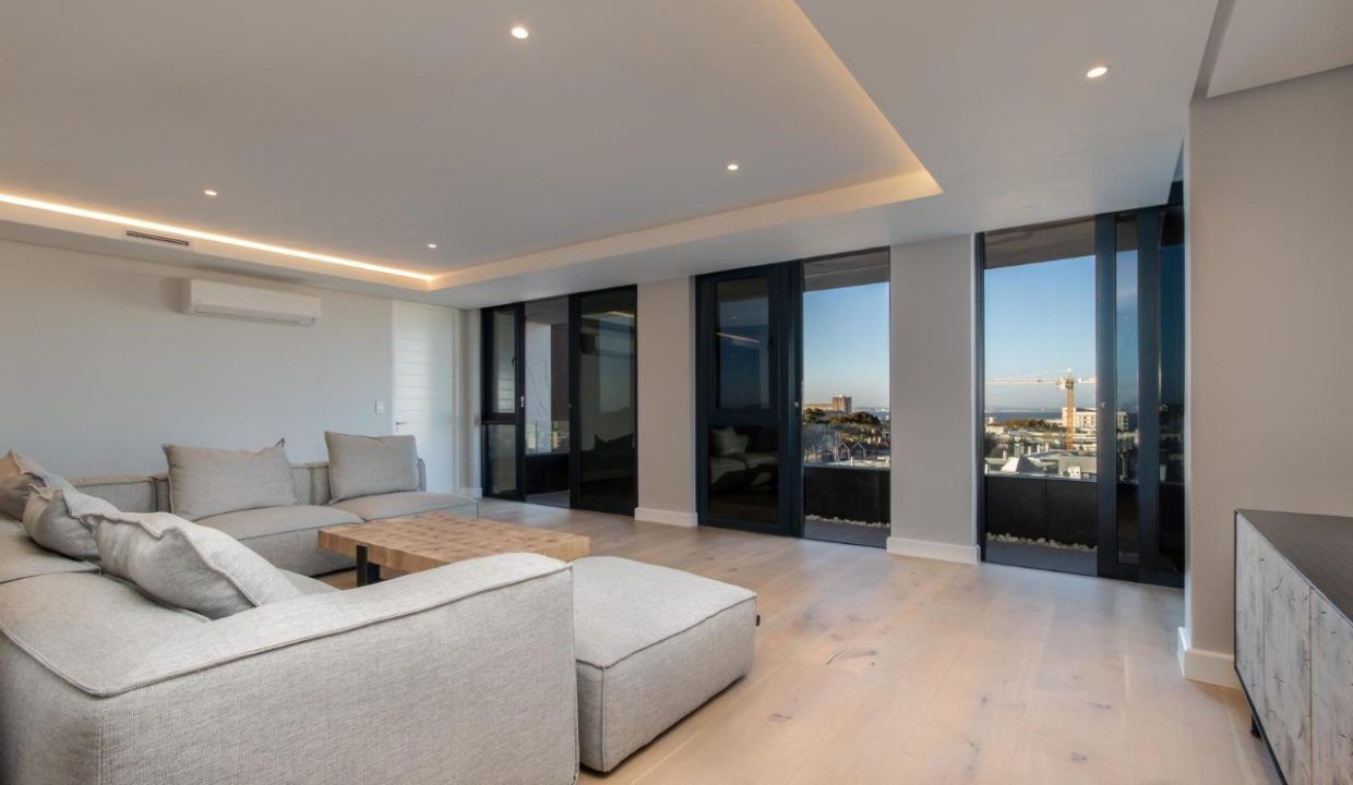 4 Bedroom Apartment For Sale in Green Point, photo 3