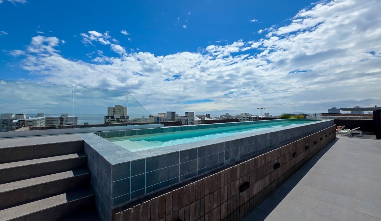 2 Bedroom Apartment For Sale in Sea Point, photo 3