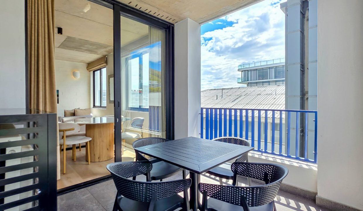 2 Bedroom Apartment For Sale in Sea Point, photo 12