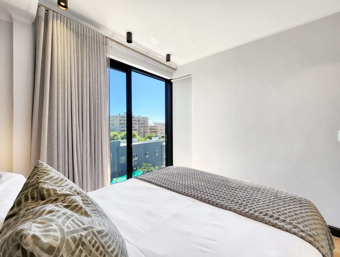 1 Bedroom Apartment For Sale in Green Point, photo 4