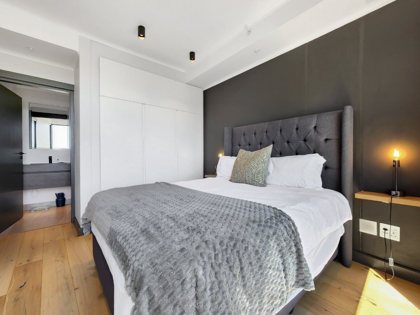 1 Bedroom Apartment For Sale in Green Point, photo 5