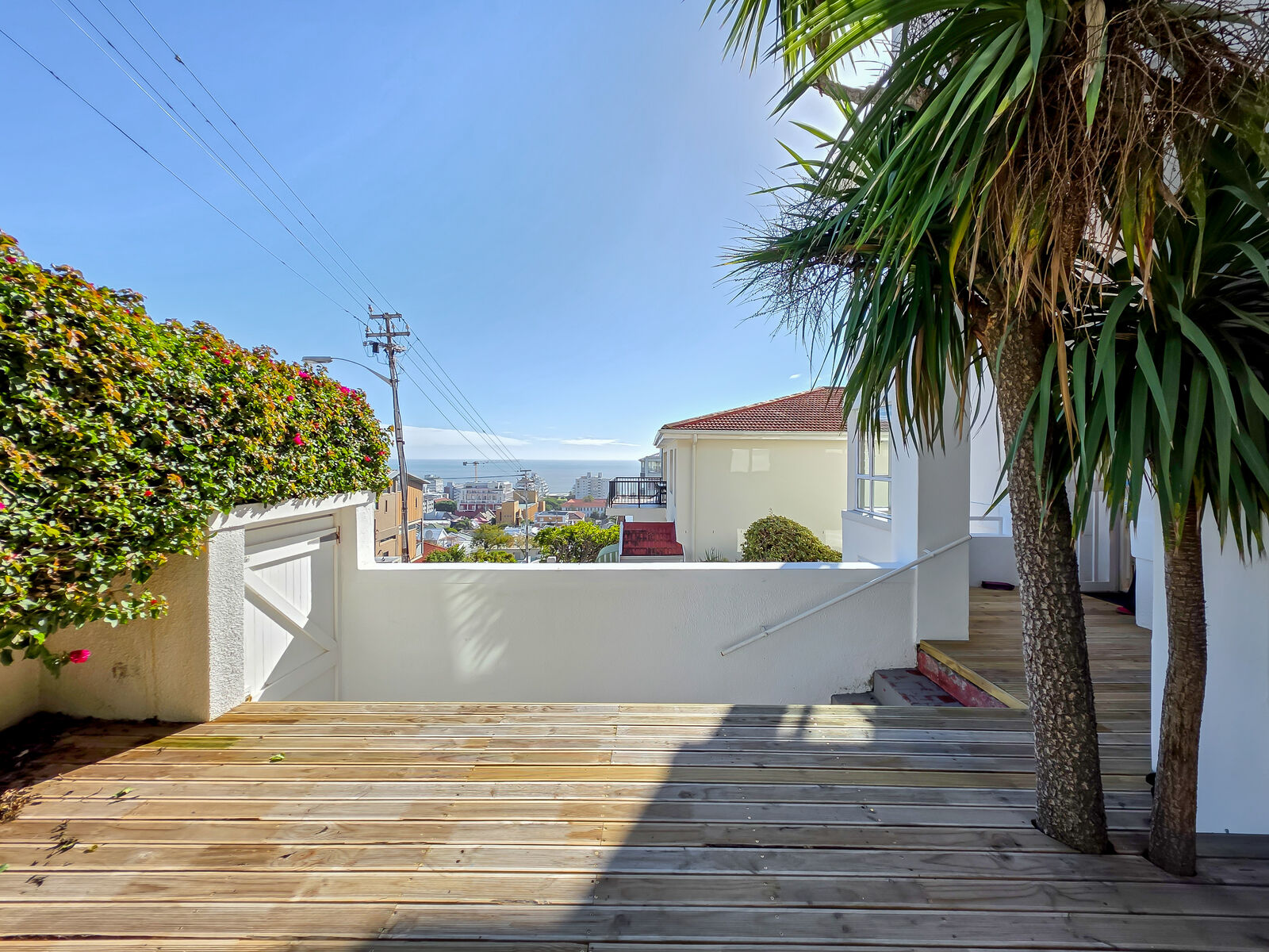 3 Bedroom Apartment To Let in Sea Point