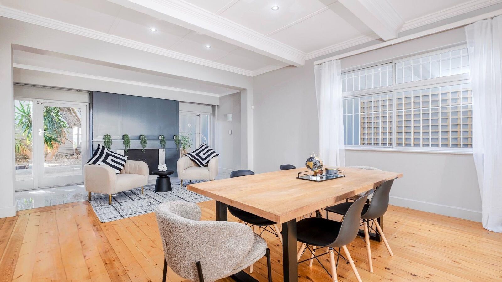 4 Bedroom House For Sale in Bantry Bay, photo 10