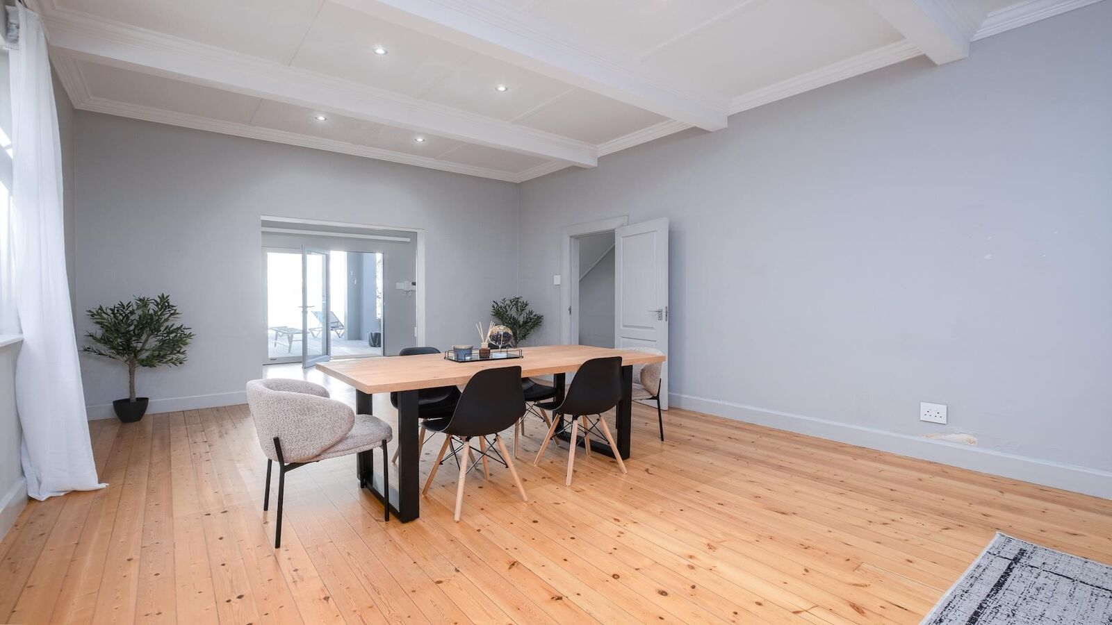 4 Bedroom House For Sale in Bantry Bay, photo 12