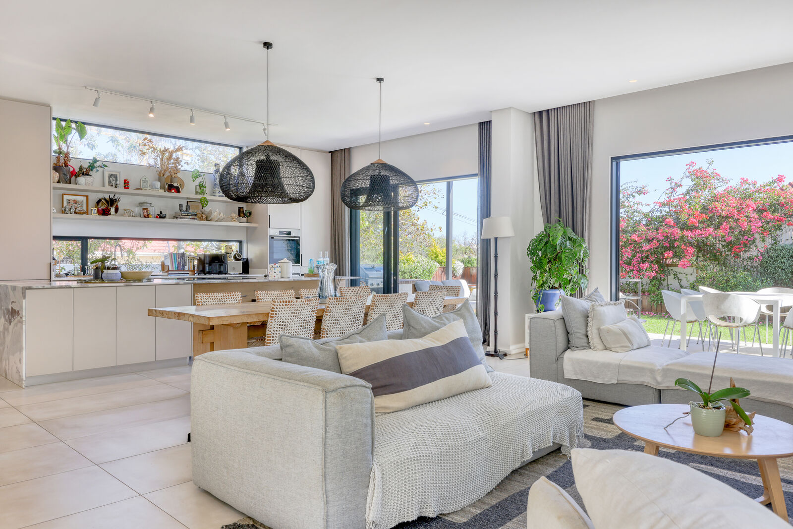 3 Bedroom House For Sale in Sea Point, photo 5