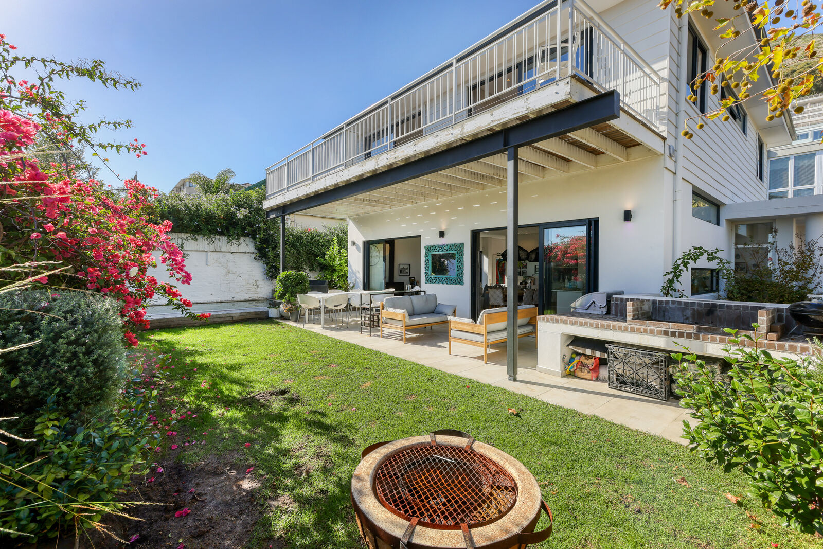 3 Bedroom House For Sale in Sea Point, photo 8