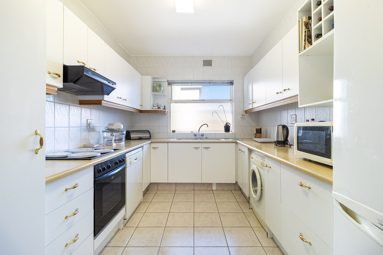 2 Bedroom Apartment For Sale in Sea Point, photo 7