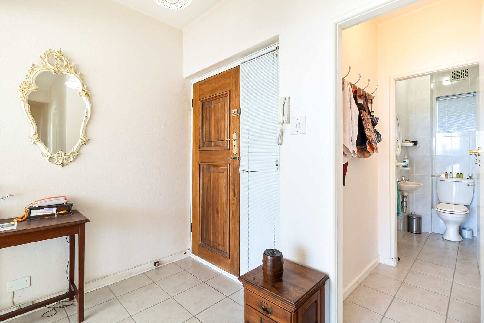 2 Bedroom Apartment For Sale in Sea Point, photo 8