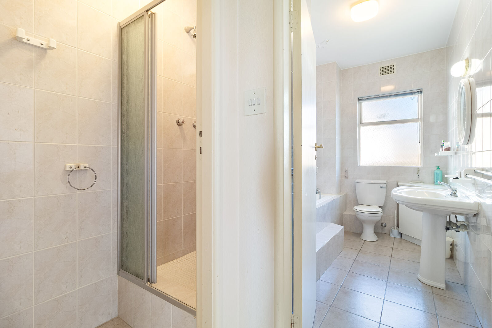 2 Bedroom Apartment For Sale in Sea Point, photo 9