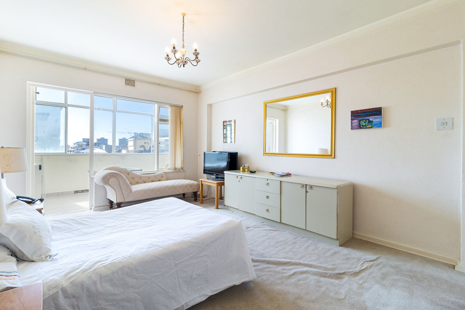 2 Bedroom Apartment For Sale in Sea Point, photo 12