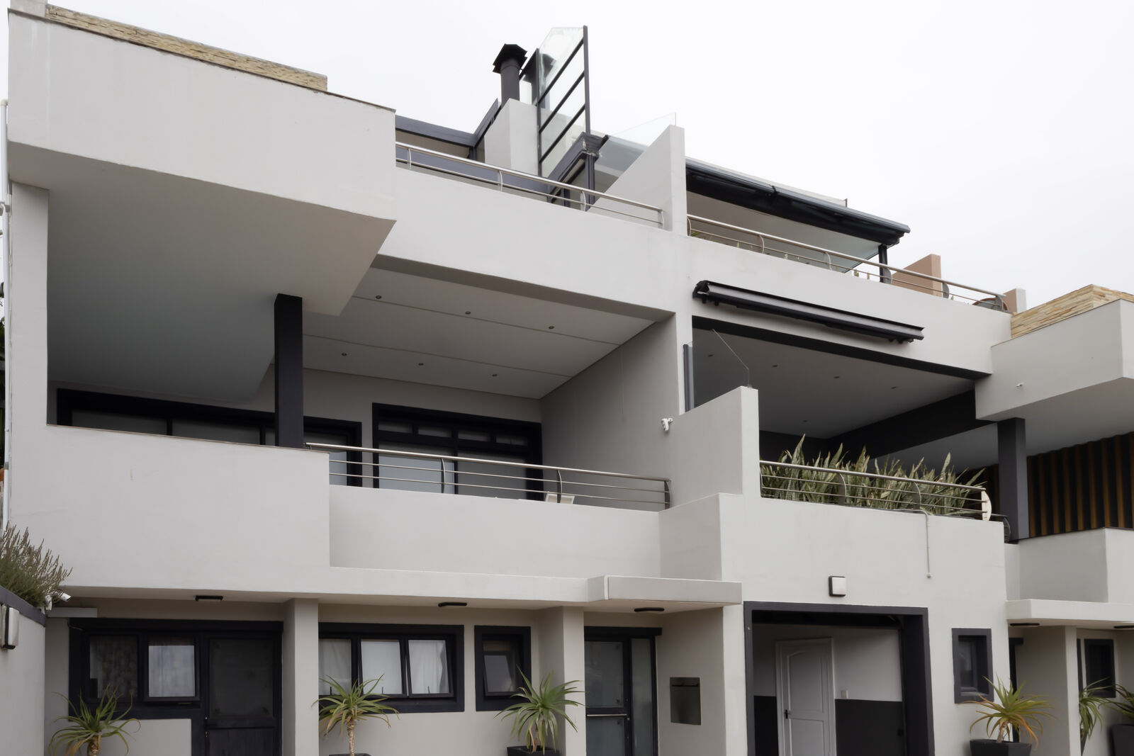2 Bedroom Apartment To Let in Camps Bay, photo 5