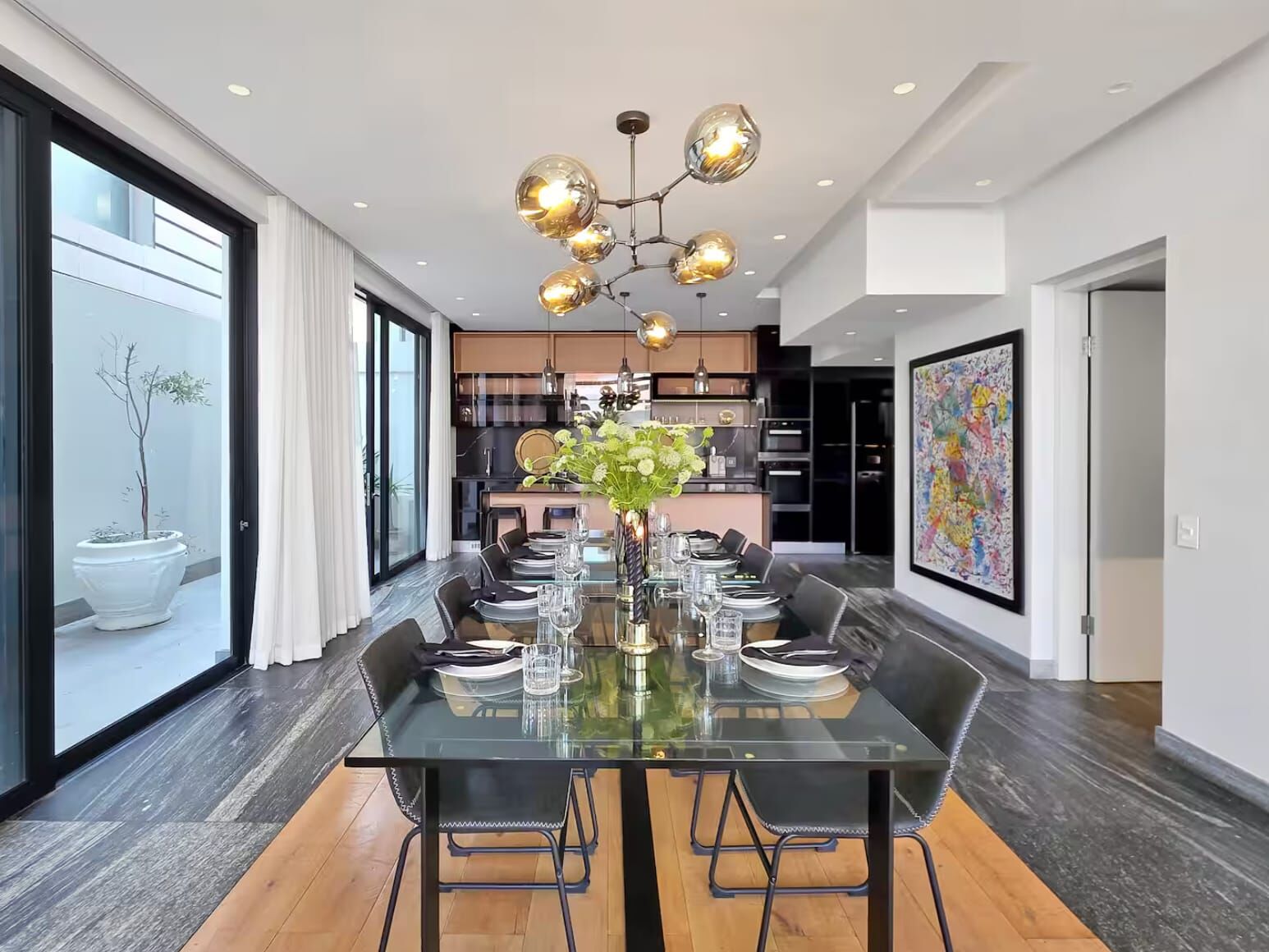 3 Bedroom Apartment To Let in Bantry Bay, photo 6