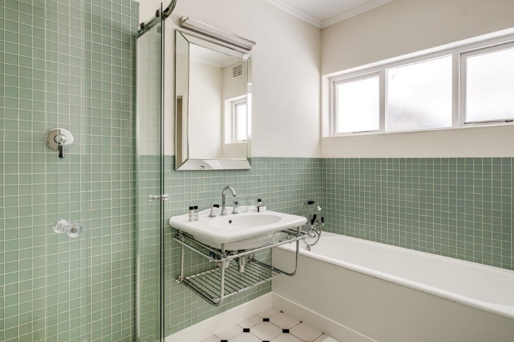 4 Bedroom Townhouse For Sale in Higgovale, photo 8