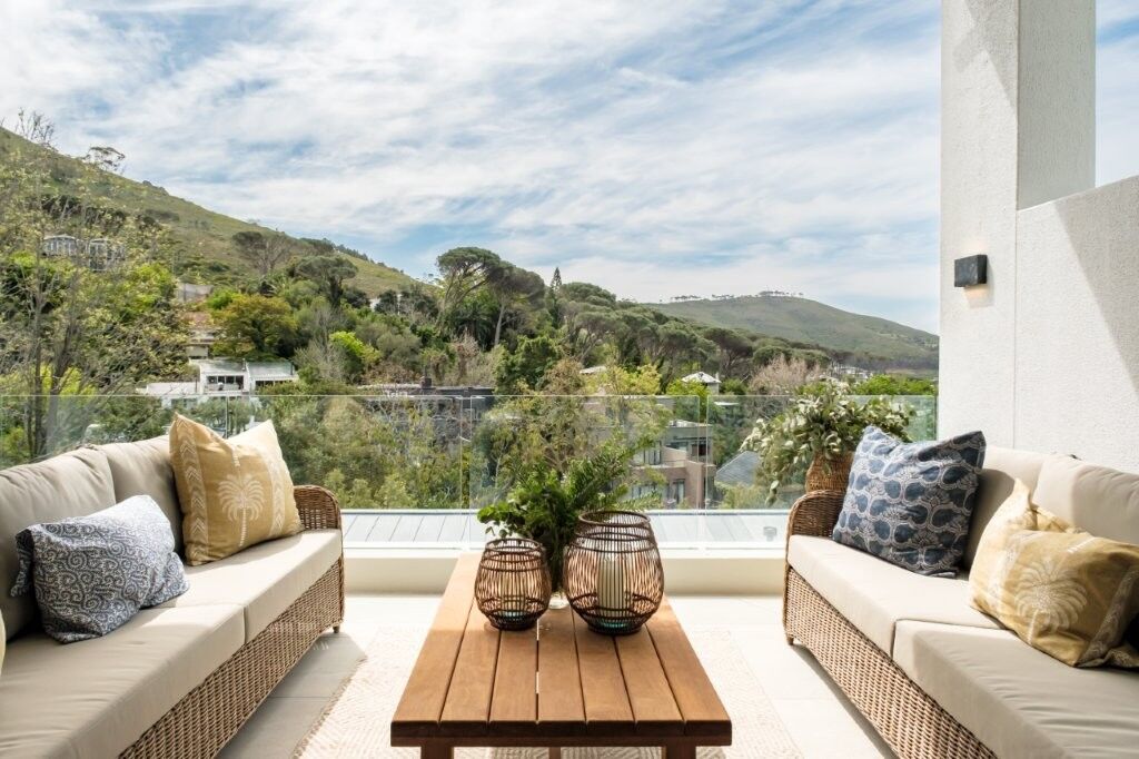 4 Bedroom Apartment For Sale in Higgovale, photo 5