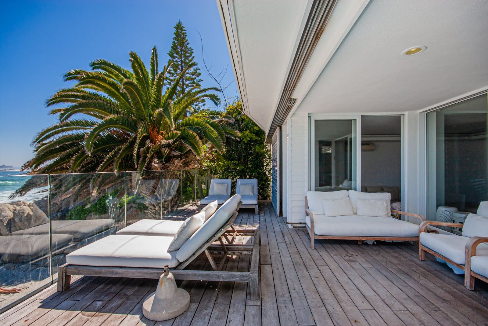 3 Bedroom House To Let in Clifton, photo 6