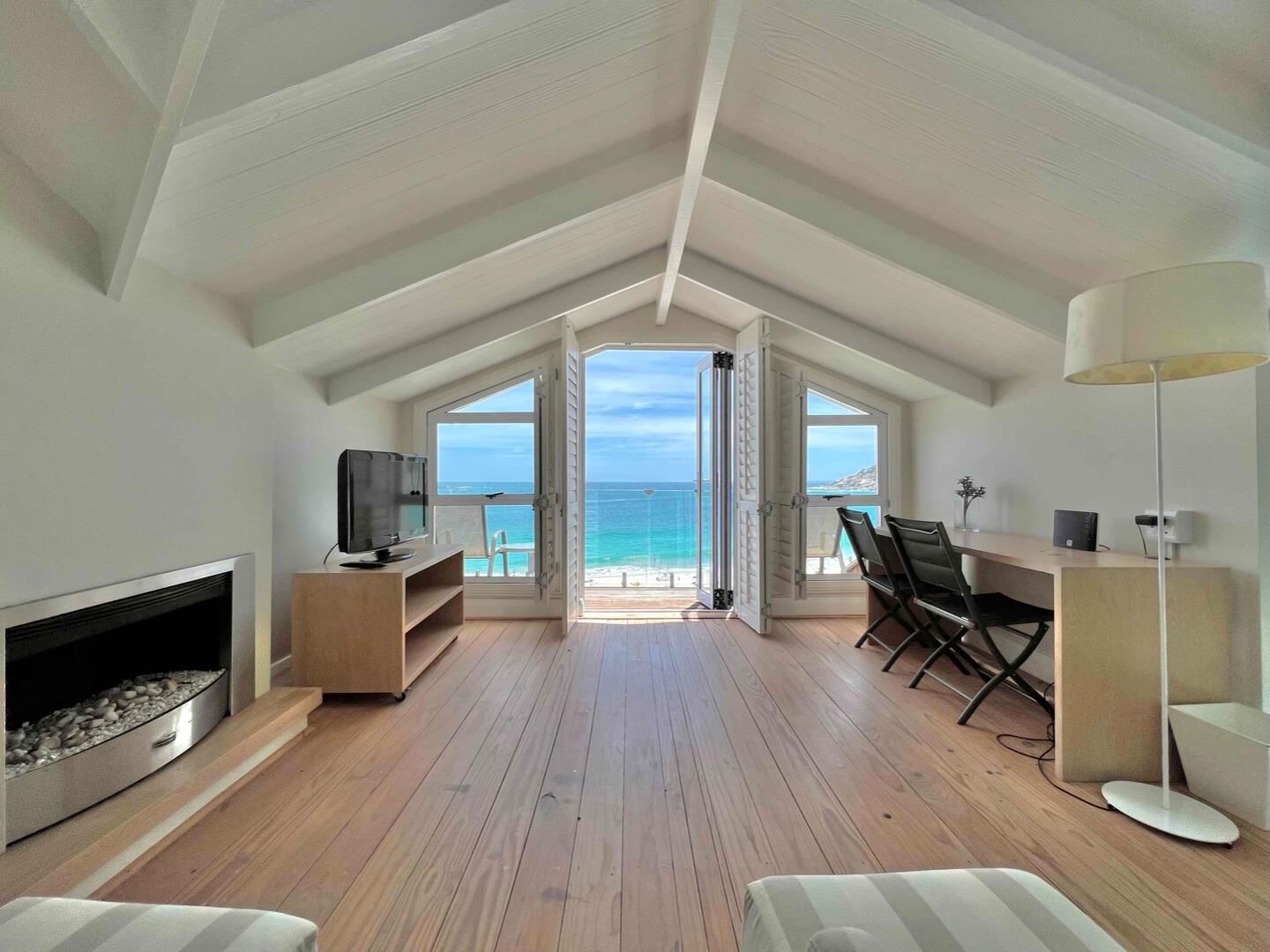 4 Bedroom House For Sale in Clifton, photo 11