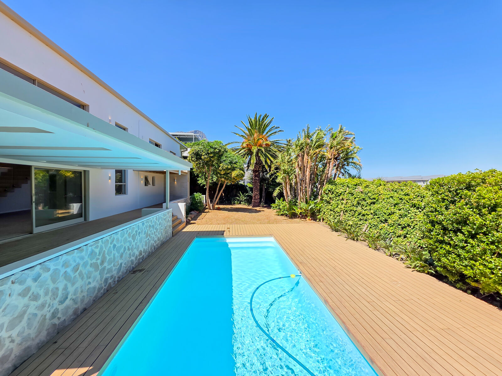 5 Bedroom Freehold Rented in Camps Bay, photo 5