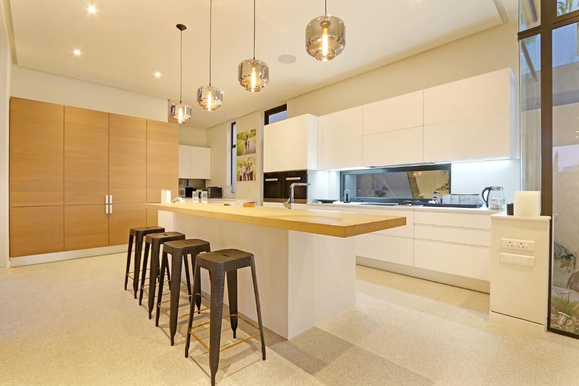 5 Bedroom Self-Catering House in Bantry Bay, photo 4