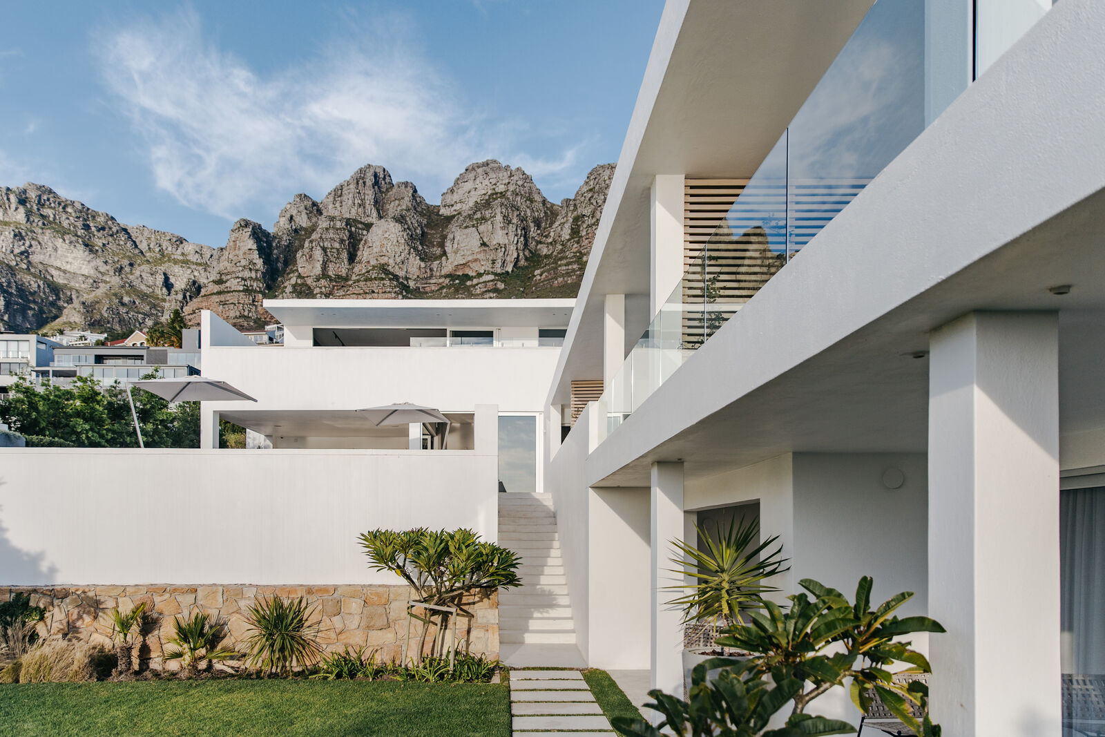 8 Bedroom Self-Catering House in Camps Bay, photo 3