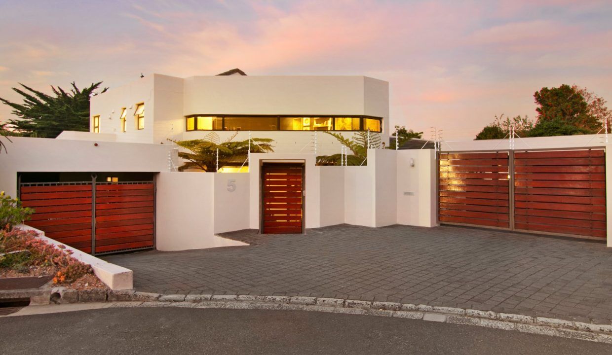 3 Bedroom Self-Catering Villa in Constantia, photo 2