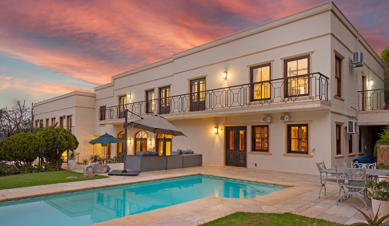 8 Bedroom Self-Catering Villa in Constantia, photo 3
