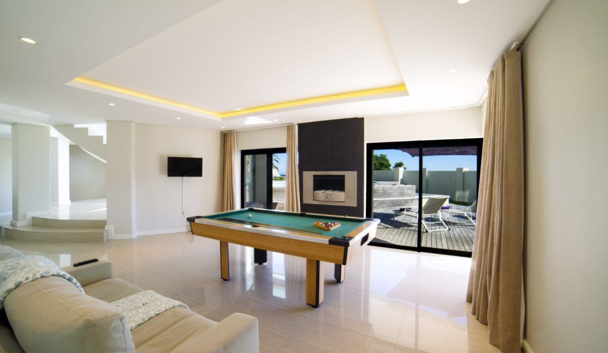 7 Bedroom Self-Catering Villa in Llandudno, photo 3
