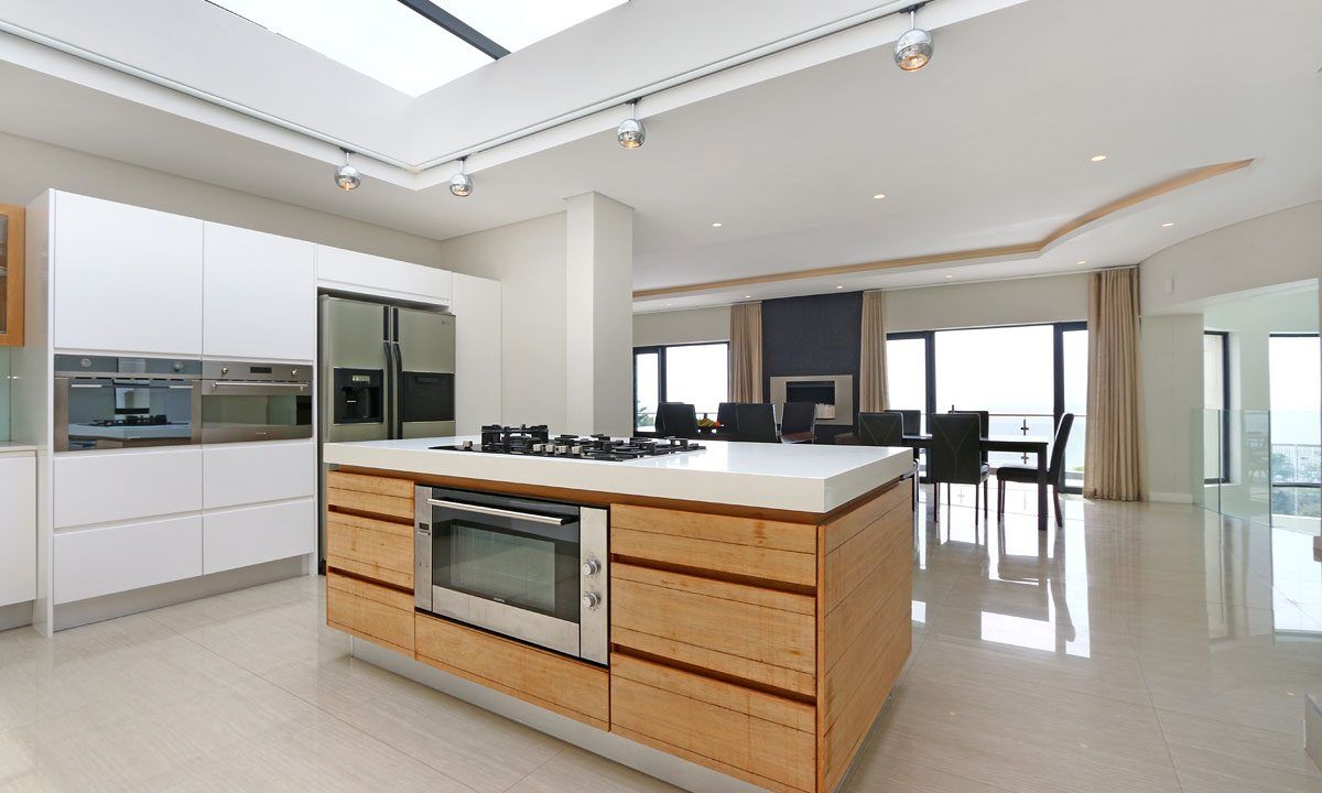 7 Bedroom Self-Catering Villa in Llandudno, photo 6