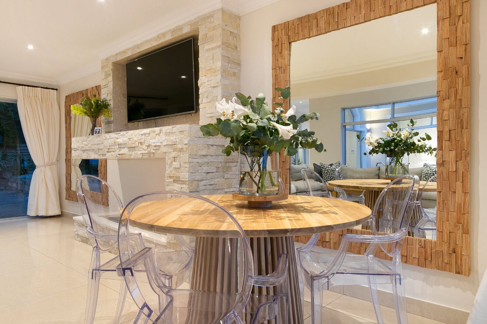 2 Bedroom Self-Catering Villa in Constantia, photo 4