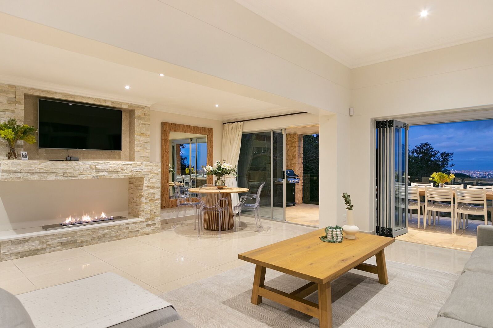 2 Bedroom Self-Catering Villa in Constantia, photo 5