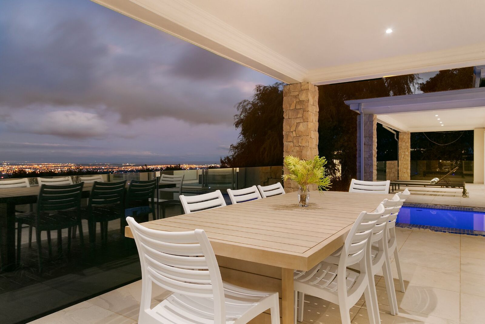 2 Bedroom Self-Catering Villa in Constantia, photo 8
