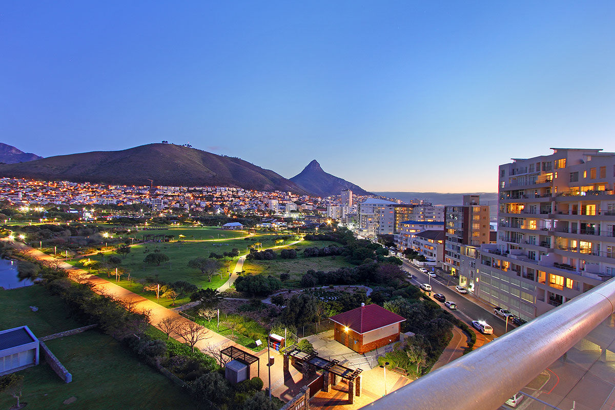 2 Bedroom Self-Catering Apartment in Mouille Point