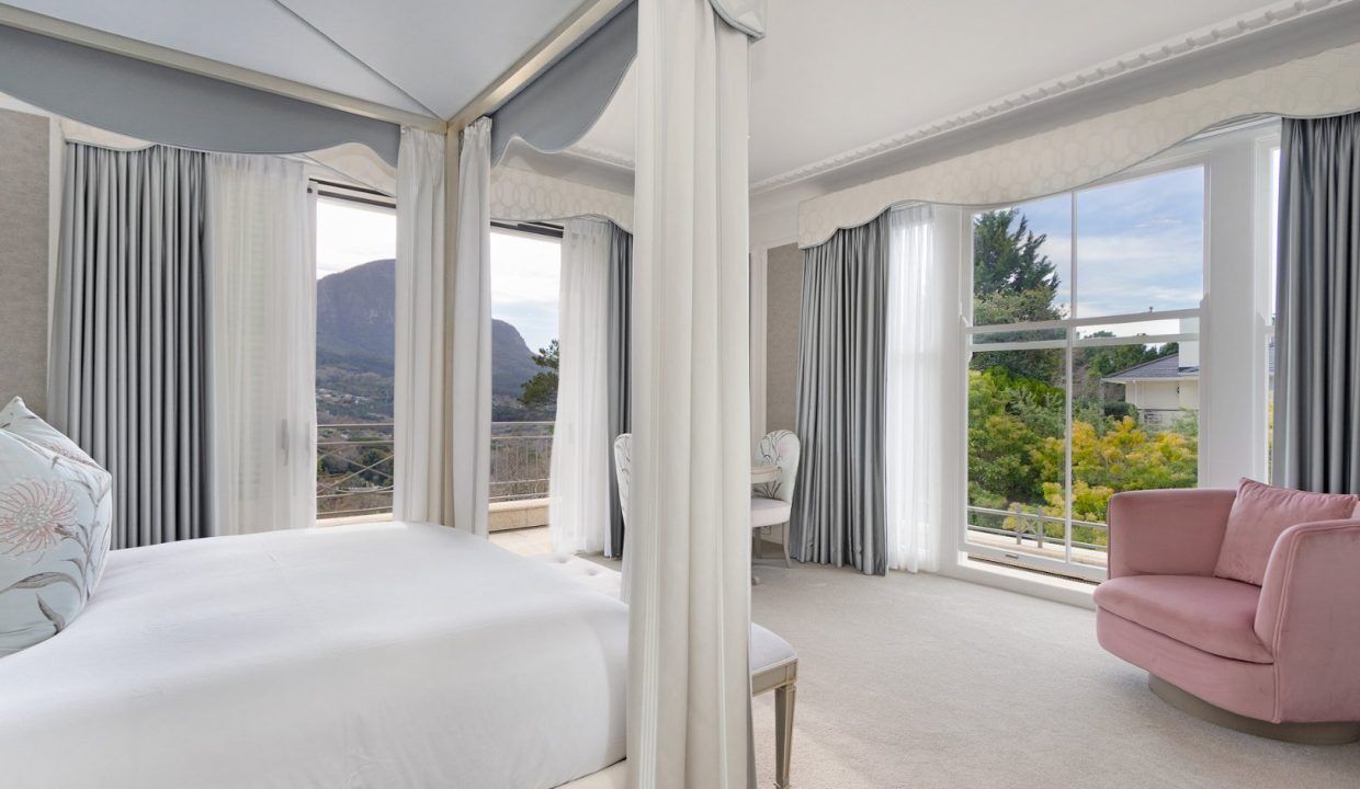 4 Bedroom Self-Catering House in Bishopscourt, photo 3