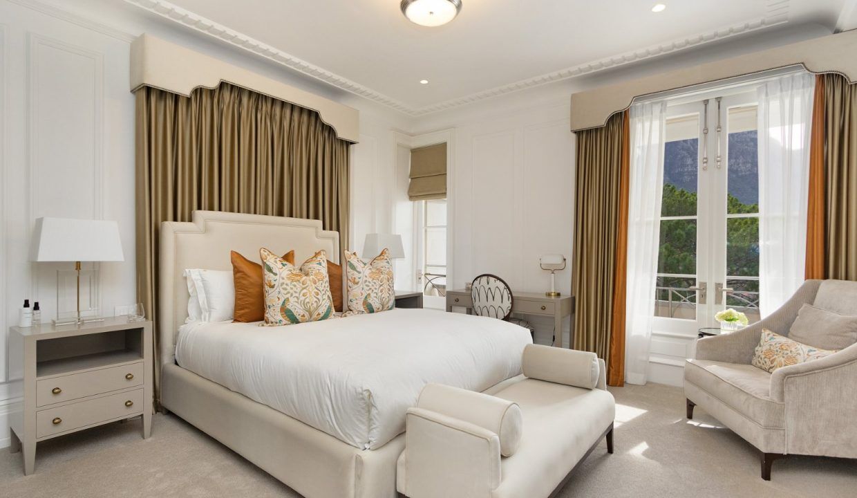 4 Bedroom Self-Catering House in Bishopscourt, photo 4