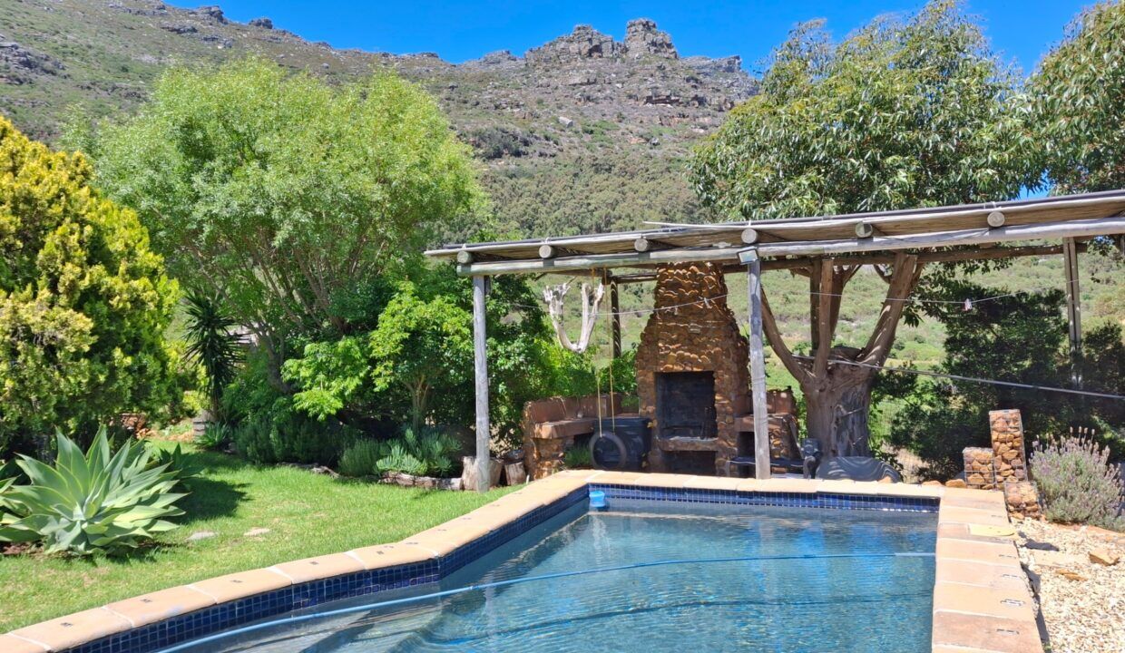 1 Bedroom Self-Catering House in Bokkemanskloof, photo 7